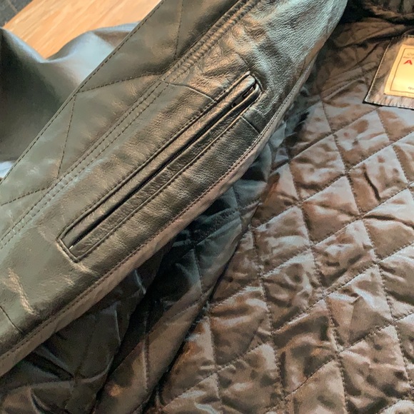 Men’s Genuine Leather Bomber Jacket - Picture 8 of 14